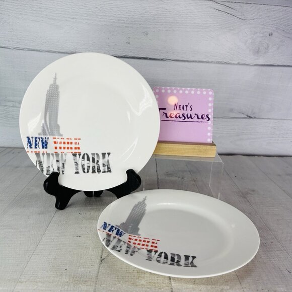 Creative Tops NEW YORK  Iconic Skyline Porcelain 8" White Salad Plates Set of 2 - Picture 1 of 15